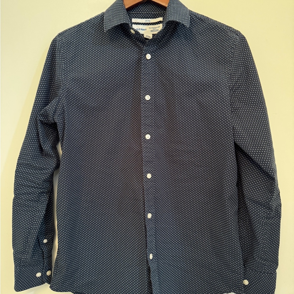 Old Navy Men's Dark Blue Patterned Button Down Shirt